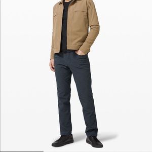 lululemon Men’s ABC Pant in Tech Canvas / Denim